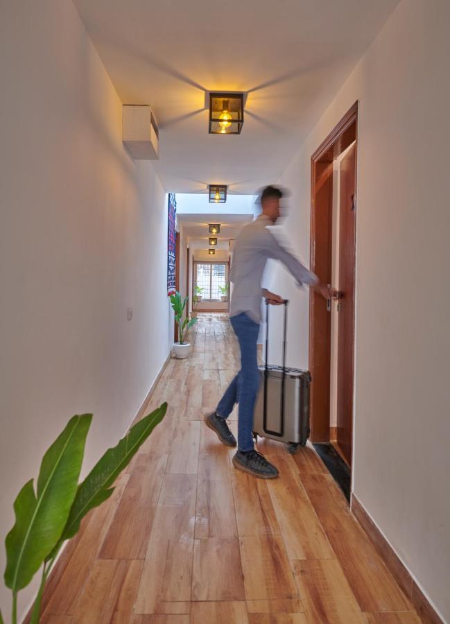 Poshtel Vns Apartment Varanasi Exterior foto